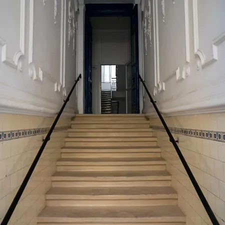 Apartment Stylish Place Near President Palace