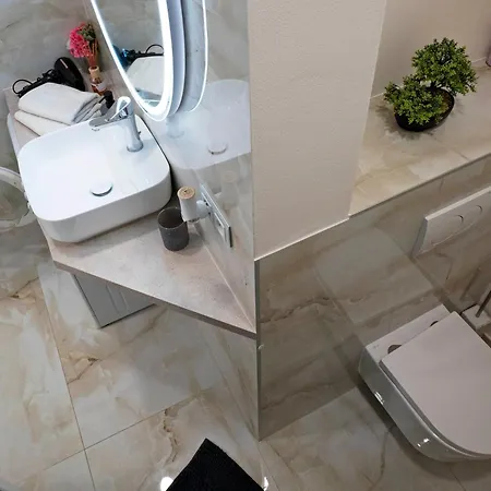 Stylish Place Near President Palace Apartment